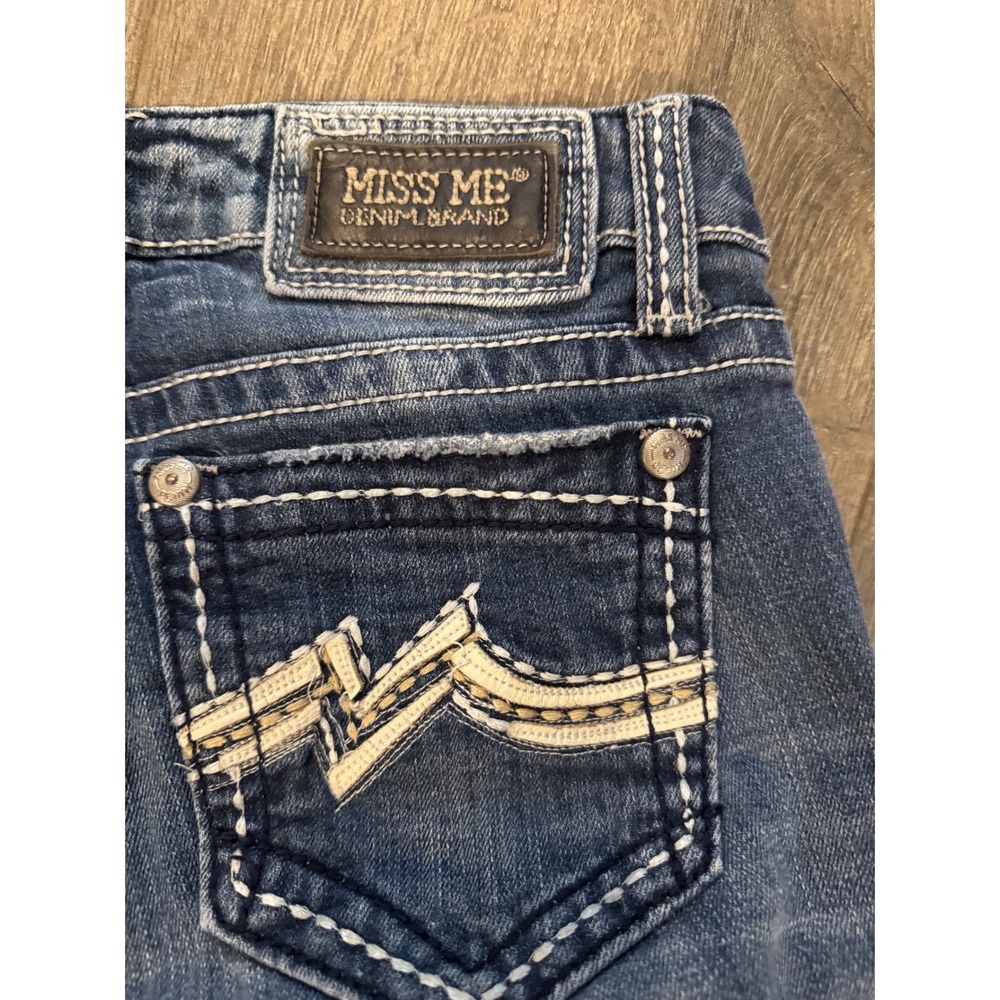 Miss Me Women 26 Medium Wash Bootcut Jeans Embroidered Flap Pocket Y2K JP1022B